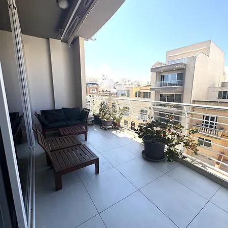 Grand 3-bedroom Spacious Premium Lägenhet Is-Swieqi